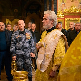 Встреча ветеранов и действующих офицеров ОМОНа в храме святителя Николая на Щепах